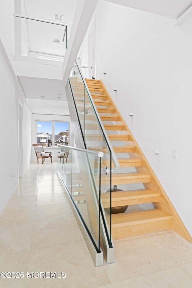 Building Photo - 7 Circle Dr