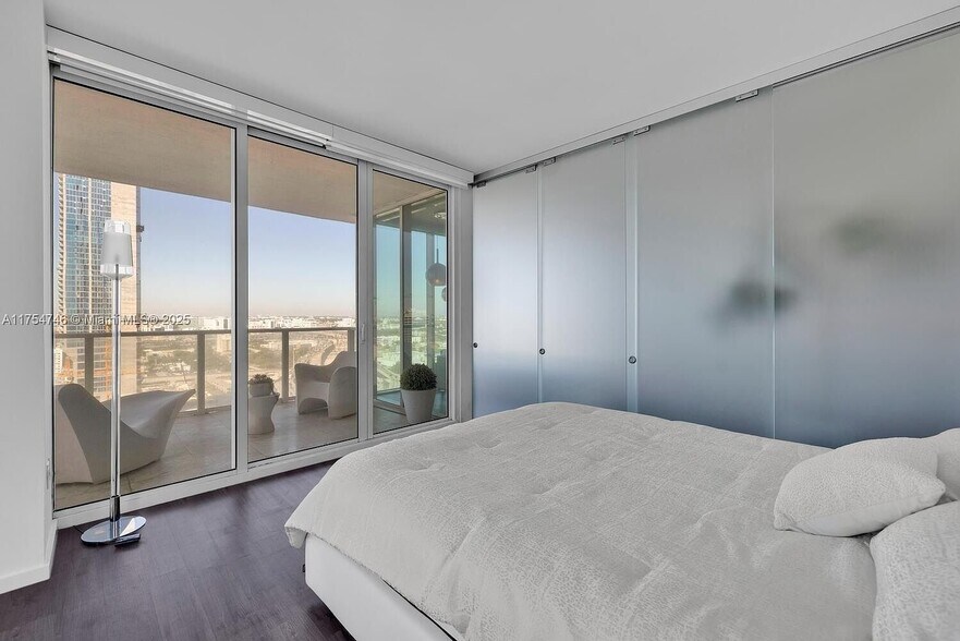 Building Photo - 1040 Biscayne Blvd