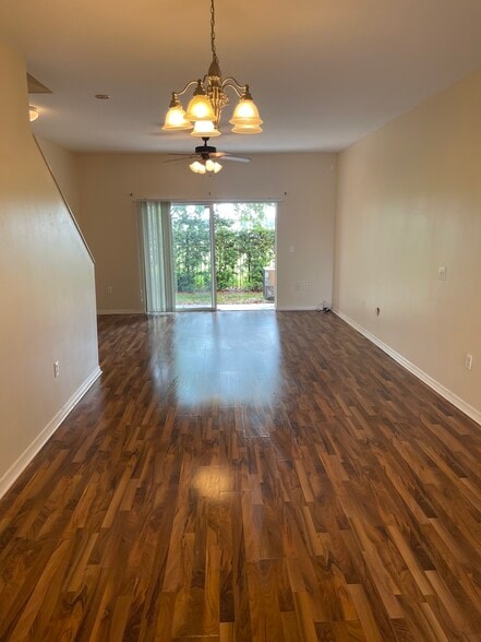 Building Photo - 4213 Winding Vine Dr