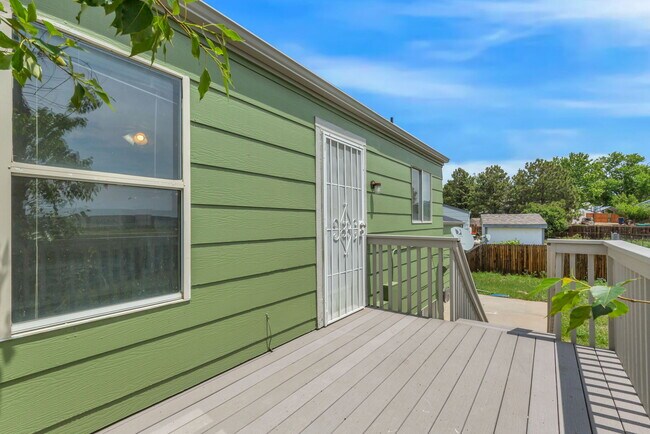 Building Photo - 20612 E Batavia Dr