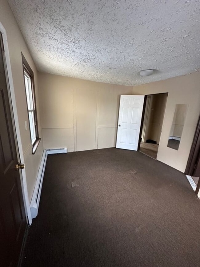 Building Photo - 42 Child St