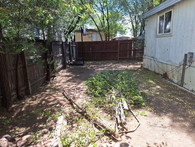 Building Photo - 512 Windsor Ln