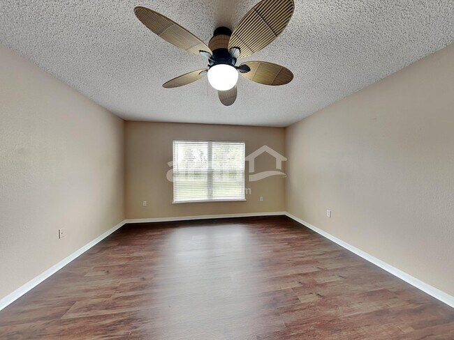 Building Photo - 12911 Parkington Dr