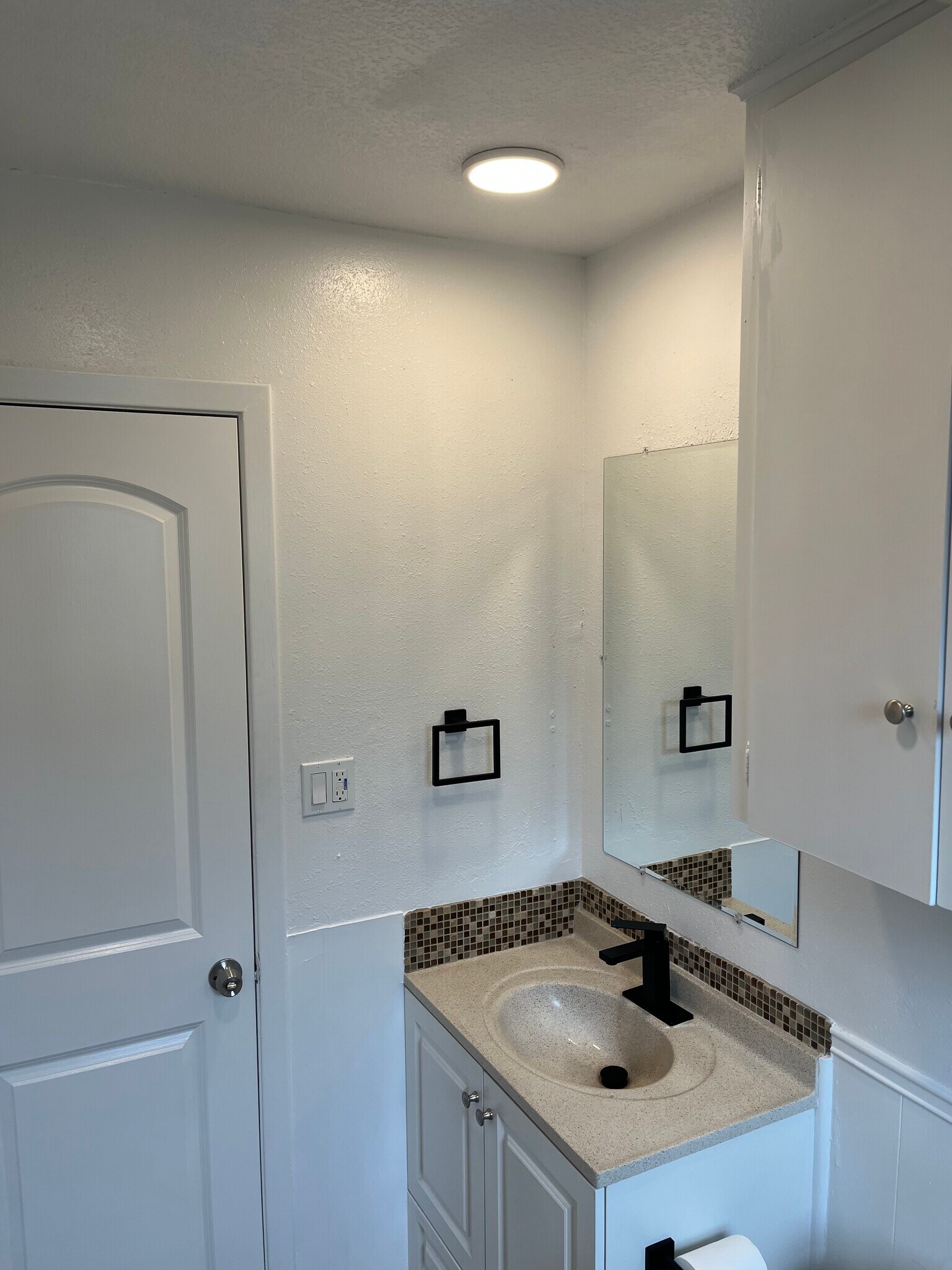 Building Photo - 1508 Valleyridge Dr