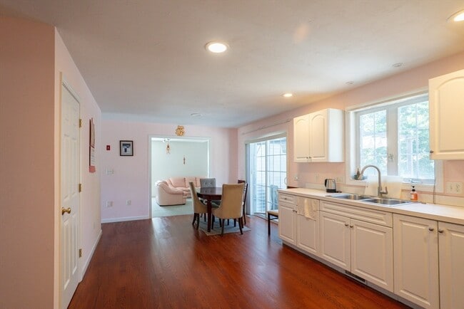 Building Photo - 30 Briarcliff Dr