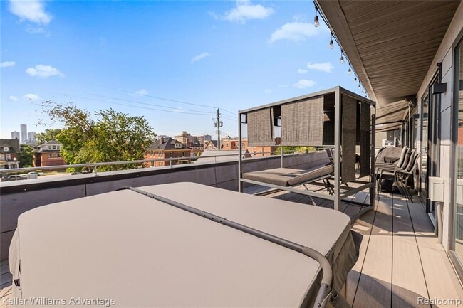 Building Photo - 284 Eliot St