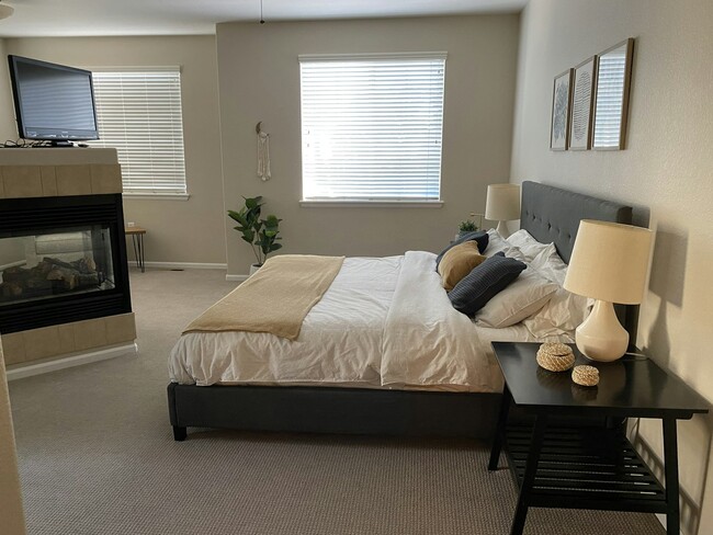 Building Photo - 16179 E Geddes Ln