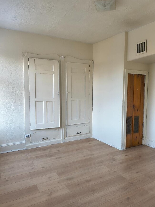 Building Photo - 250 Apsley St