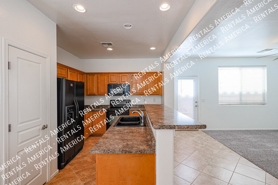 Building Photo - 591 S Buena Vista Ct