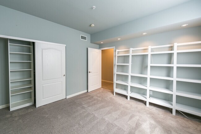 Building Photo - 880 Meridian Bay Ln