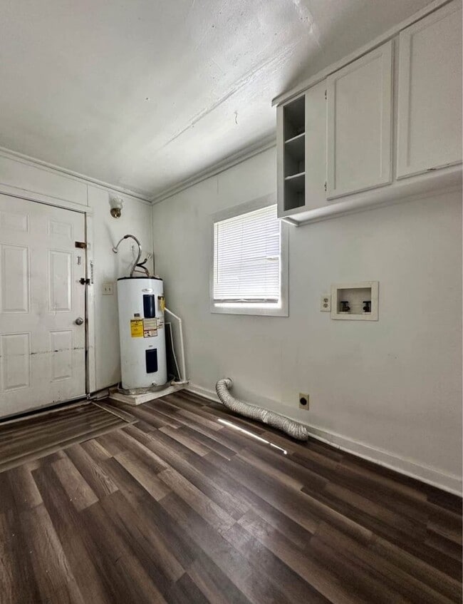 Building Photo - Cozy 3 bedroom house