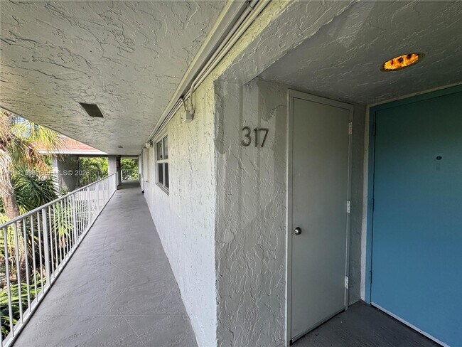 Building Photo - 1752 NW 3rd Terrace