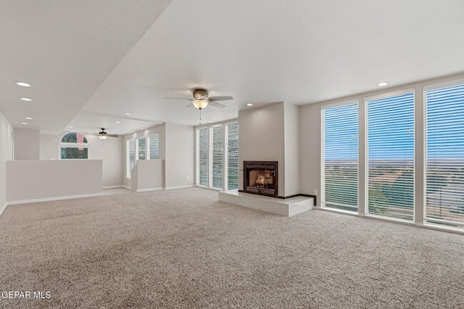 Building Photo - 825 Dulce Tierra Dr