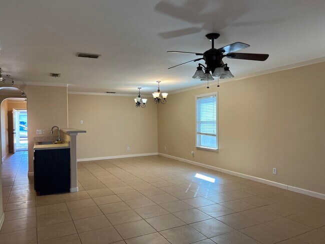 Building Photo - 1738 Aransas Pass Dr