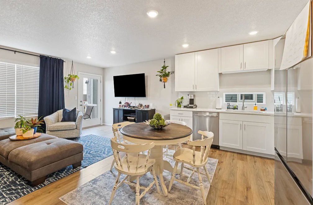 Building Photo - 9440 Oro City Loop
