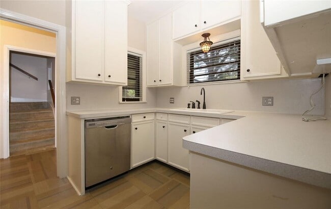 Building Photo - 2301 Sunset Blvd