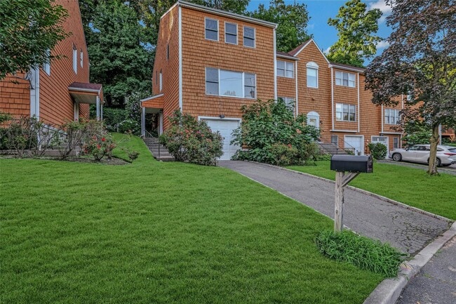 Primary Photo - 24 Herb Hill Rd