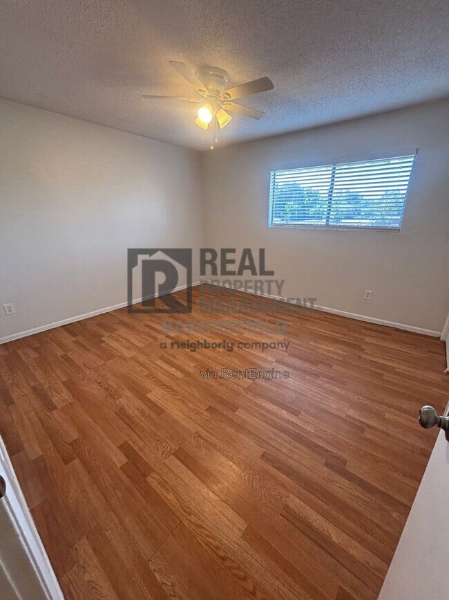 Building Photo - 2403 Olive St