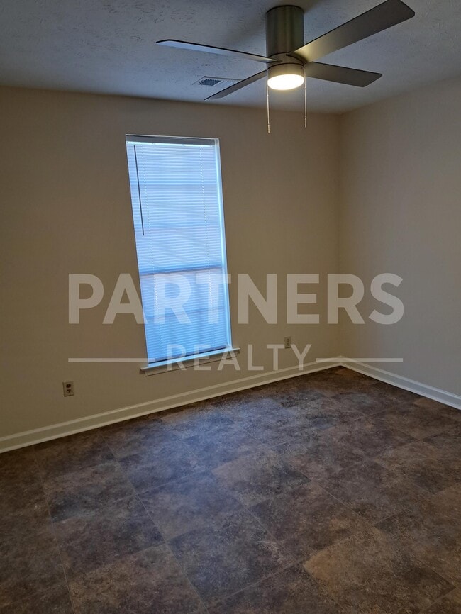 Building Photo - 844 Brookland Curv