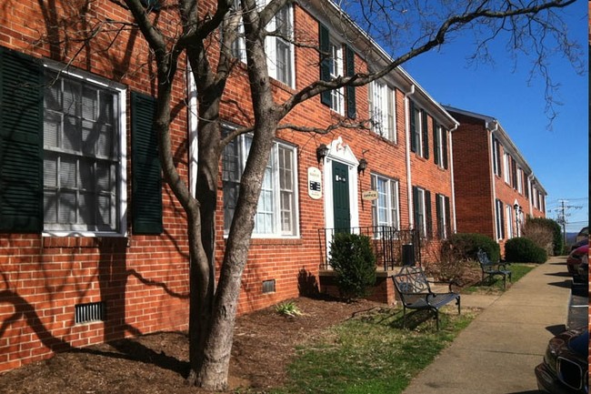 Building Photo - Berkshire and Barter Court Apartments