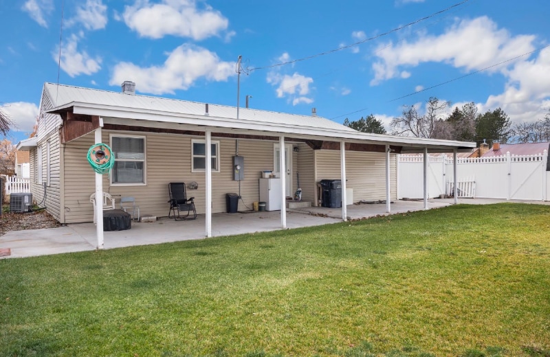 Building Photo - 175 Alpine Dr