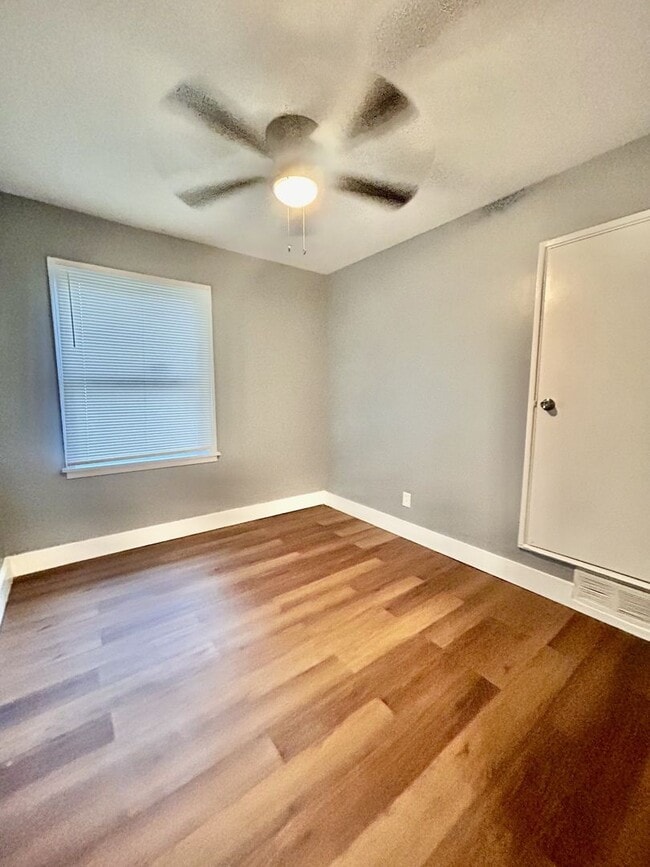 Building Photo - Newly Fully Renovated Home in Frayser - **Open to Section 8**