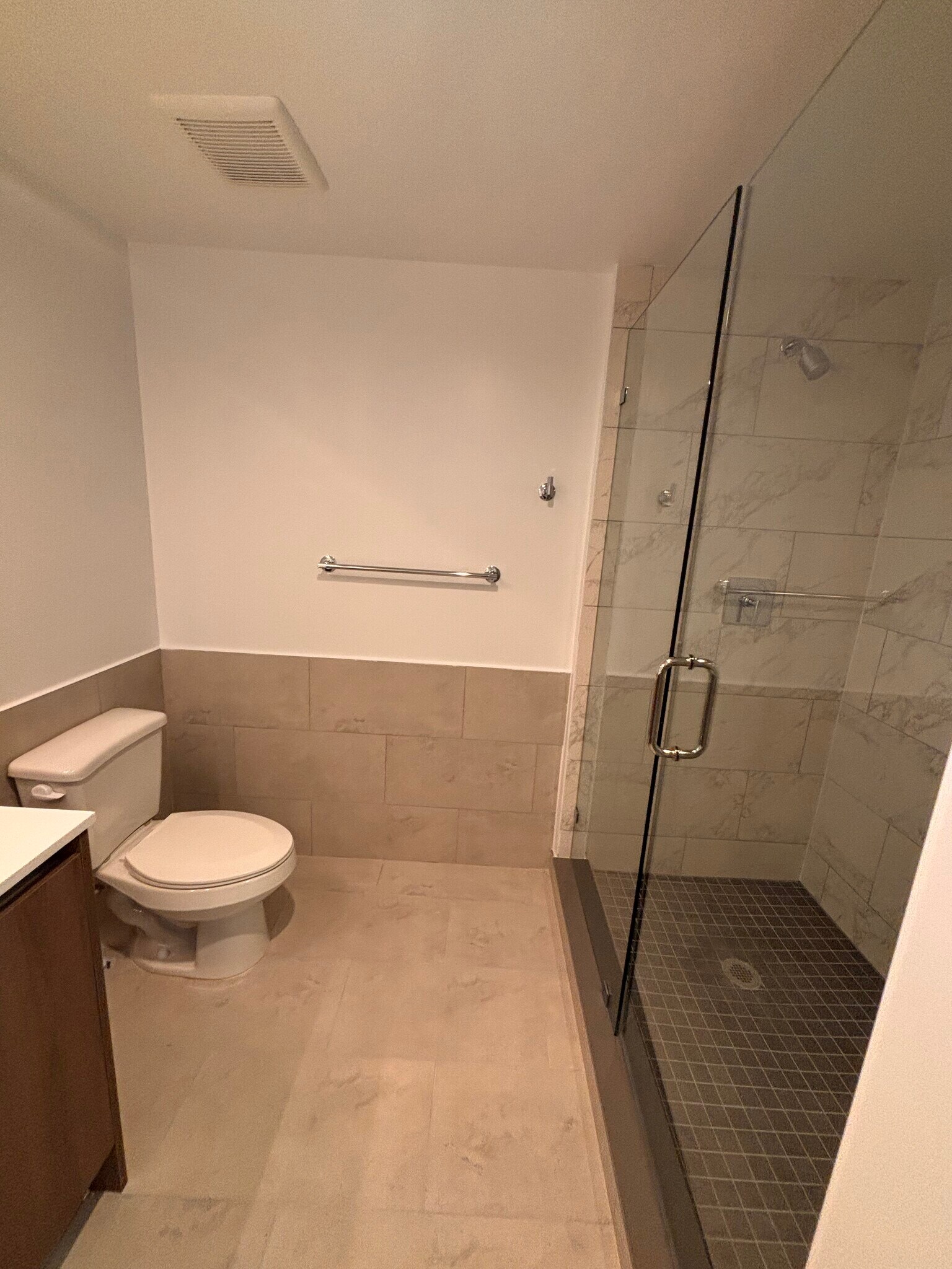 Building Photo - 1541 Van Buren St