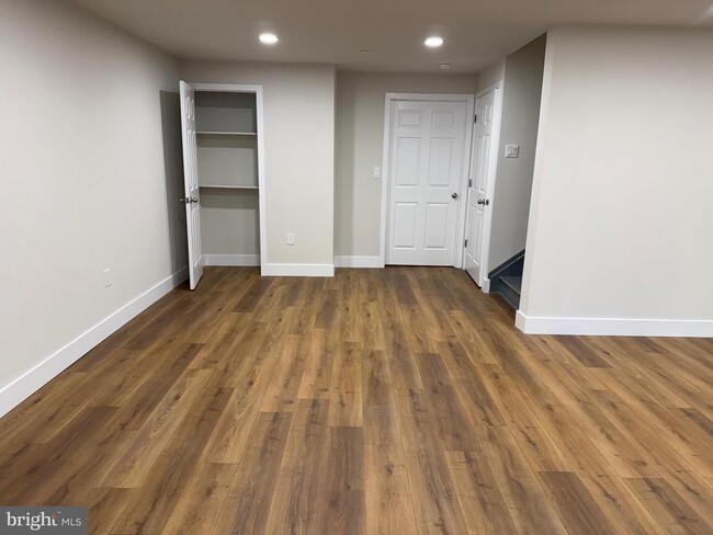 Building Photo - 64 Alroy Rd