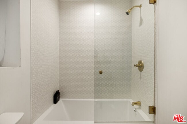 Building Photo - 0 N Edinburgh Ave