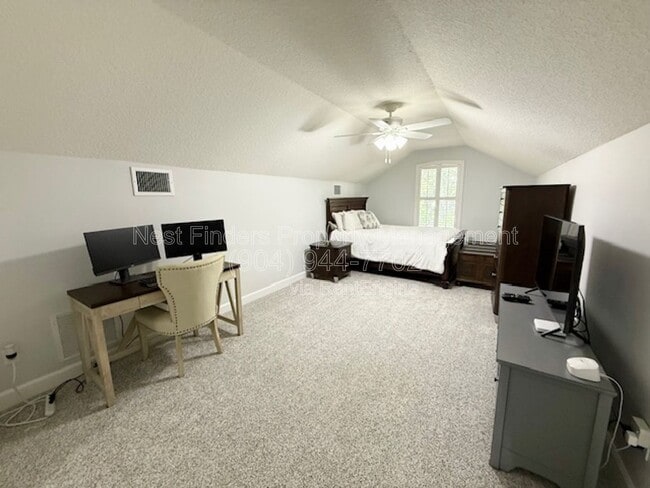 Building Photo - 12784 Cattail Pond Cir S