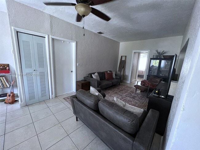 Building Photo - 2040 NE 183rd St