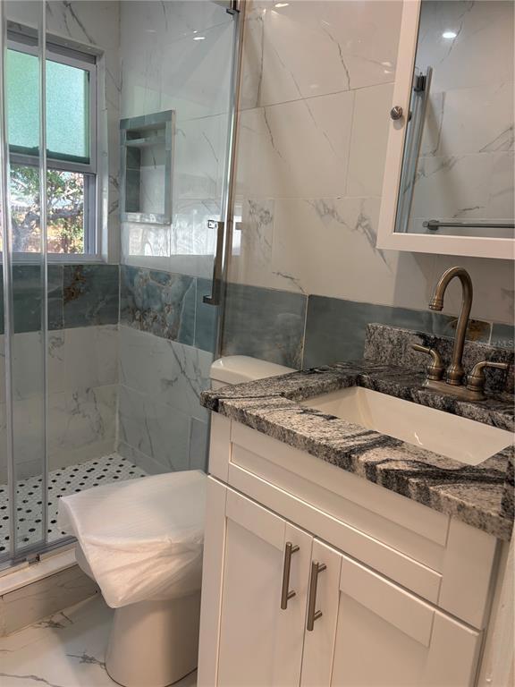 Building Photo - 1751 Suffolk Dr