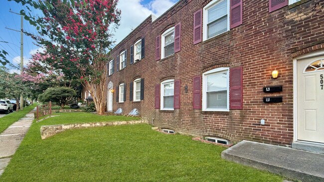 Building Photo - 507 Arsan Ave