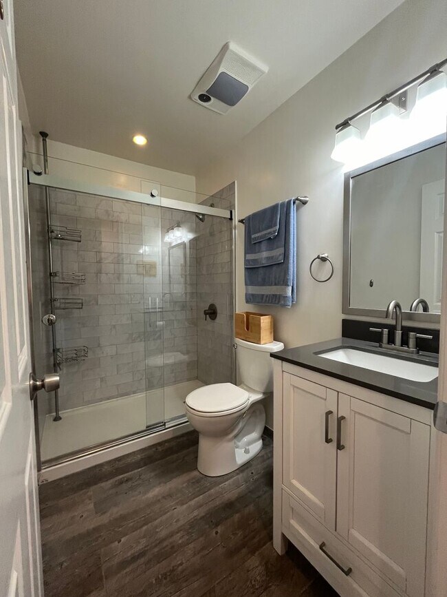 Building Photo - 3bdr 2 bth with a Bonus Room in Spring Val...
