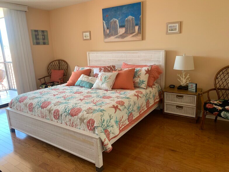 Building Photo - 6219 Palma Del Mar Blvd S