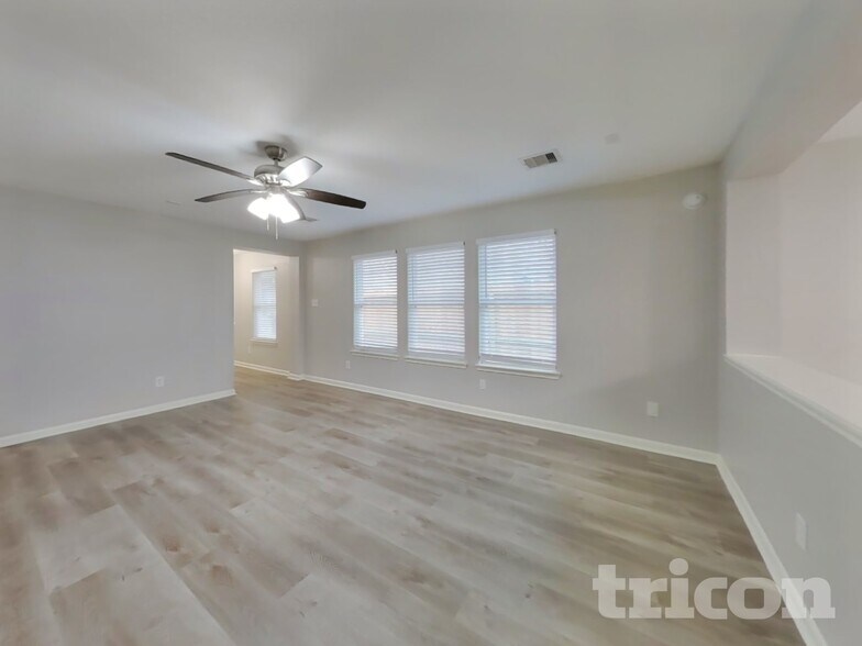 Building Photo - 6535 Providence View Ln