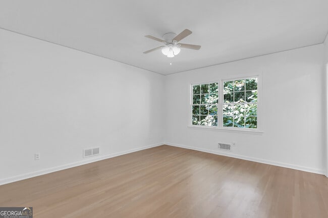 Building Photo - 5095 S Trimble Rd