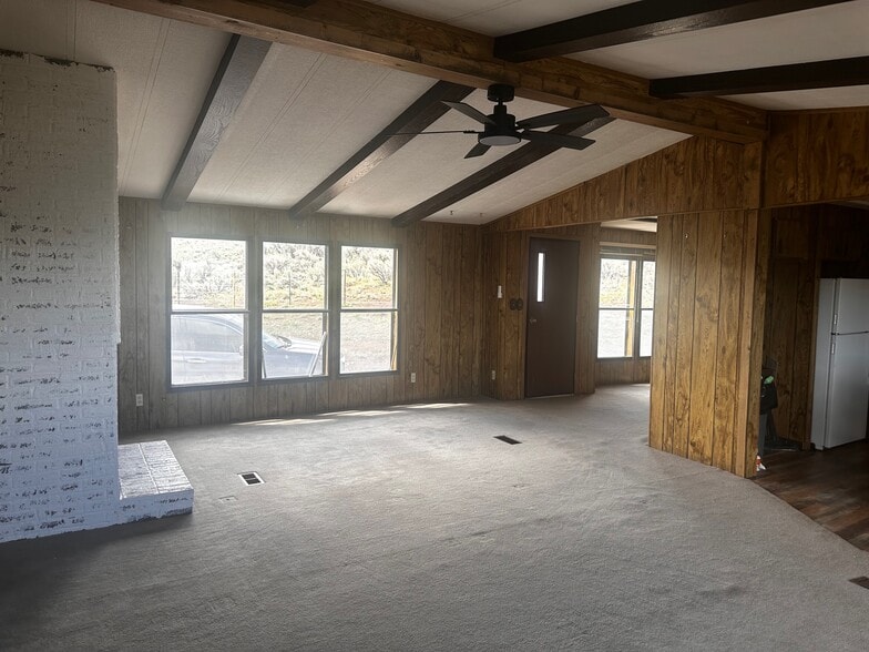 Front Entrance - 258 County Road 342