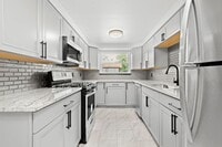 Building Photo - Stunning 5 bedroom home in Mt. Washington available June 1!