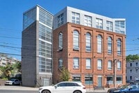 Building Photo - 704 Grand St