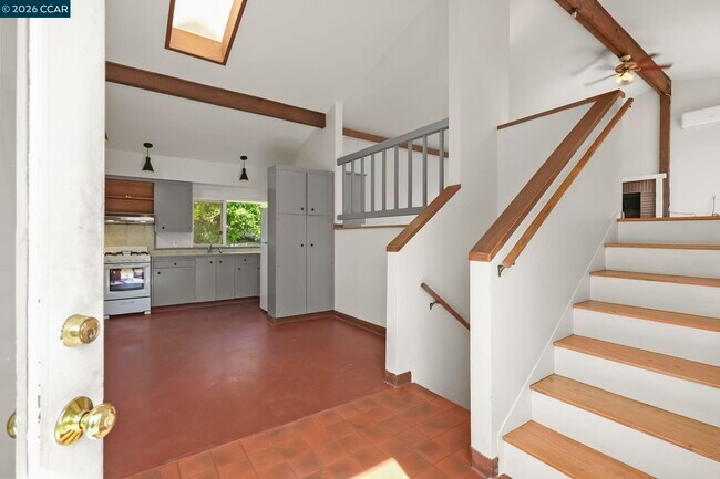 Building Photo - 165 Topaz Ln