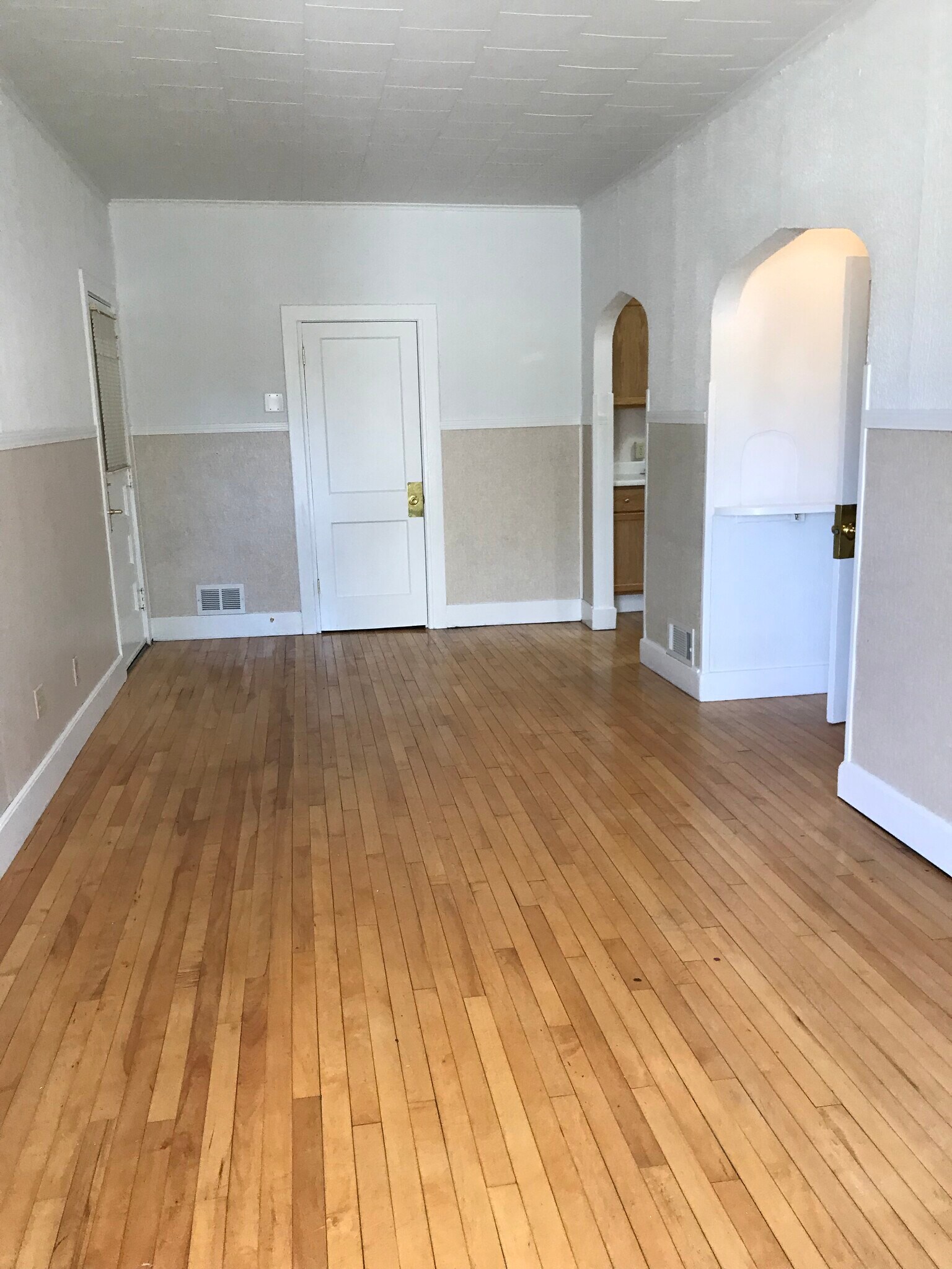 Building Photo - 529 N 4th St