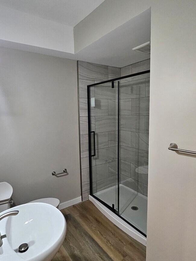 Building Photo - Brand new 1 bed apartment