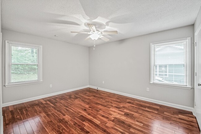 Building Photo - (Coming Soon) Move-in Ready 3 Bedroom Ranch!!