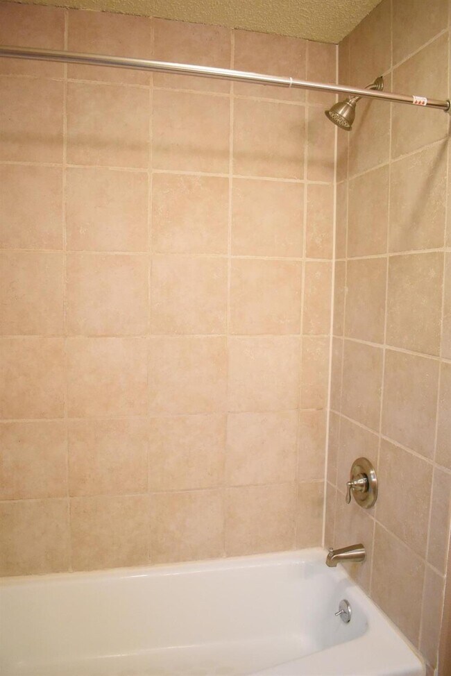 Building Photo - 3409 84th St