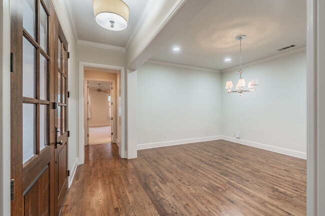 Building Photo - Beautiful Monticello Town Home!!!