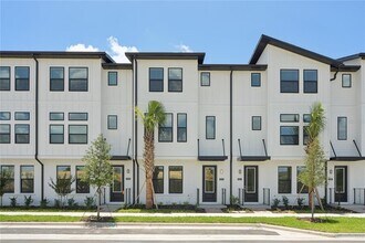Building Photo - 15219 Hamlin Pk Dr