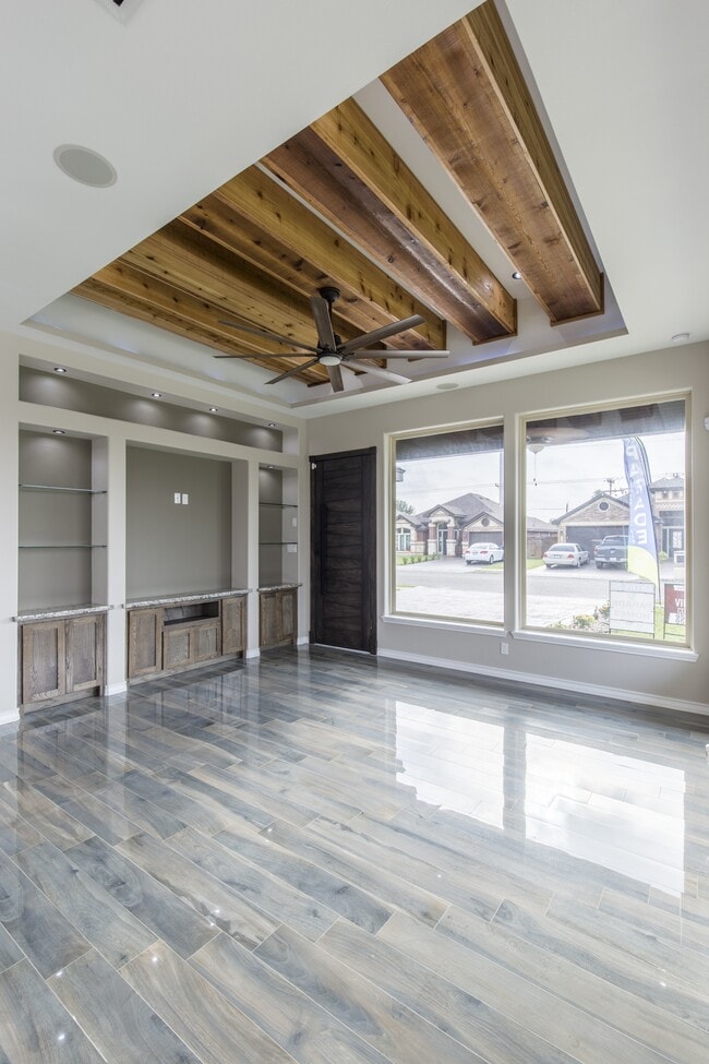 Building Photo - 10903 N 29th Ln