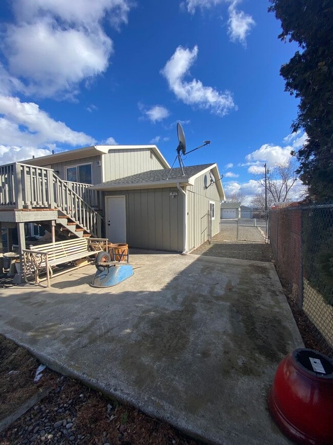 Building Photo - 4-bedroom / 2 bath Home located in a Heights area in Clarkston, WA