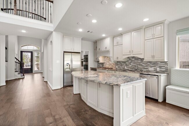 Building Photo - 3907 Pinecrest Peak Dr